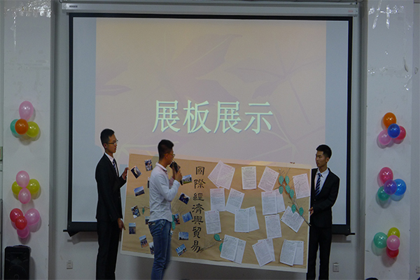 kaiyuncom官方网站举办“明德砺志,向梦起航”军训汇报会 kaiyuncom官方网站举办“明德砺志,向梦起航”军训汇报会